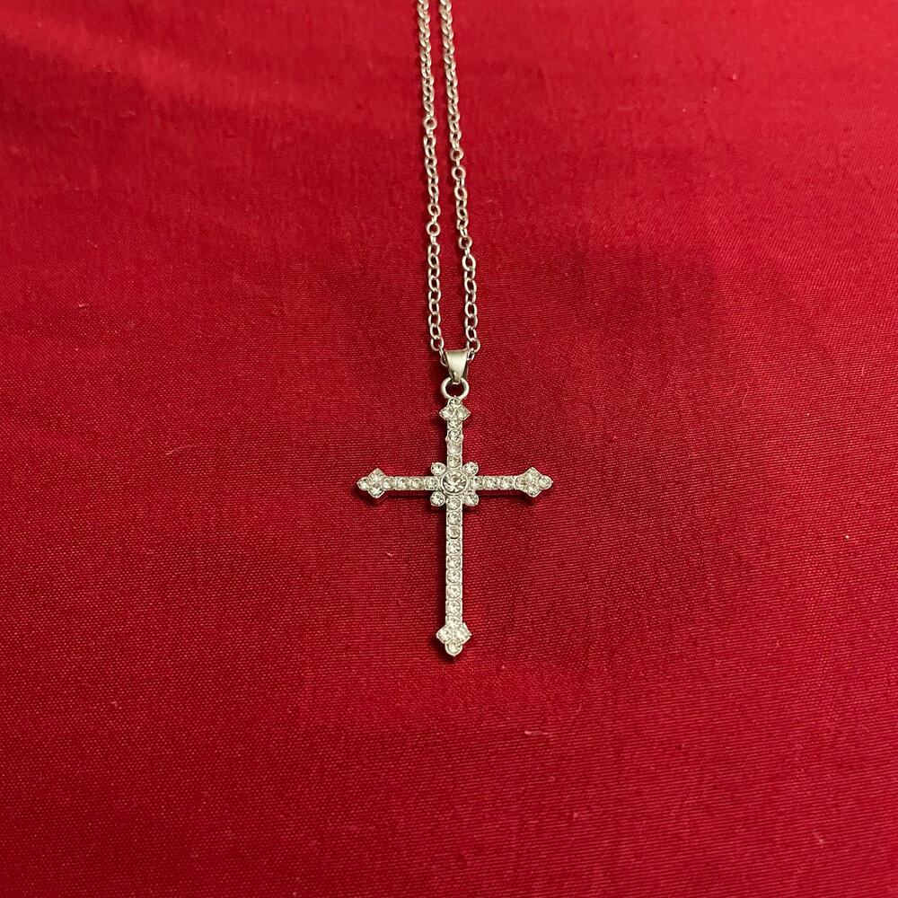NEW Girls Pretty Silver Cross Pendant Necklace Religious Jewelry